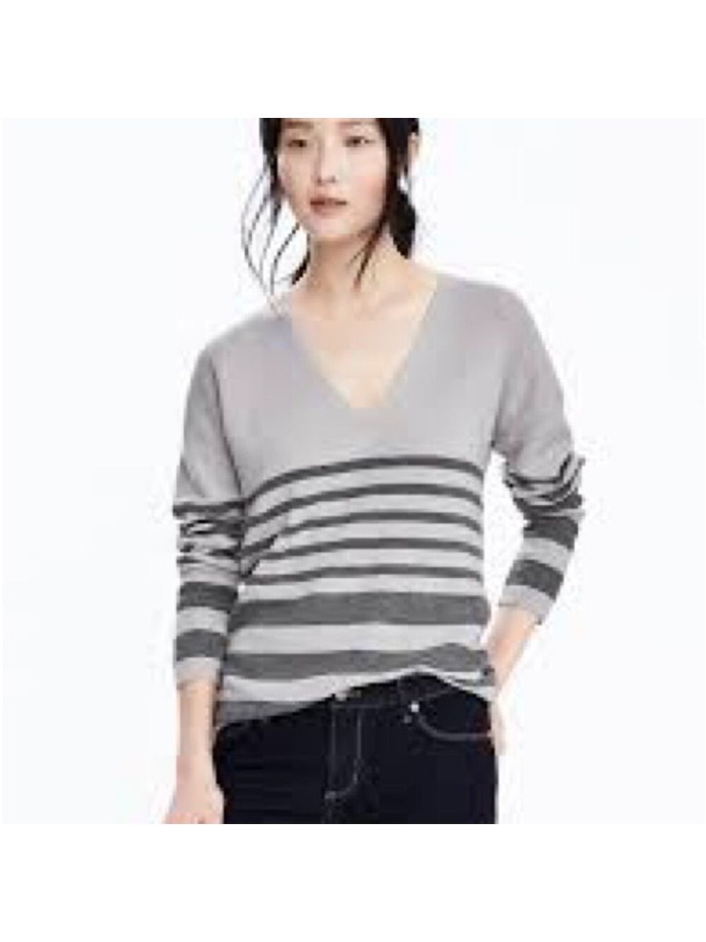 BANANA REPUBLIC Gray Striped VEE PULLOVER V-Neck Merino Wool Sweater
